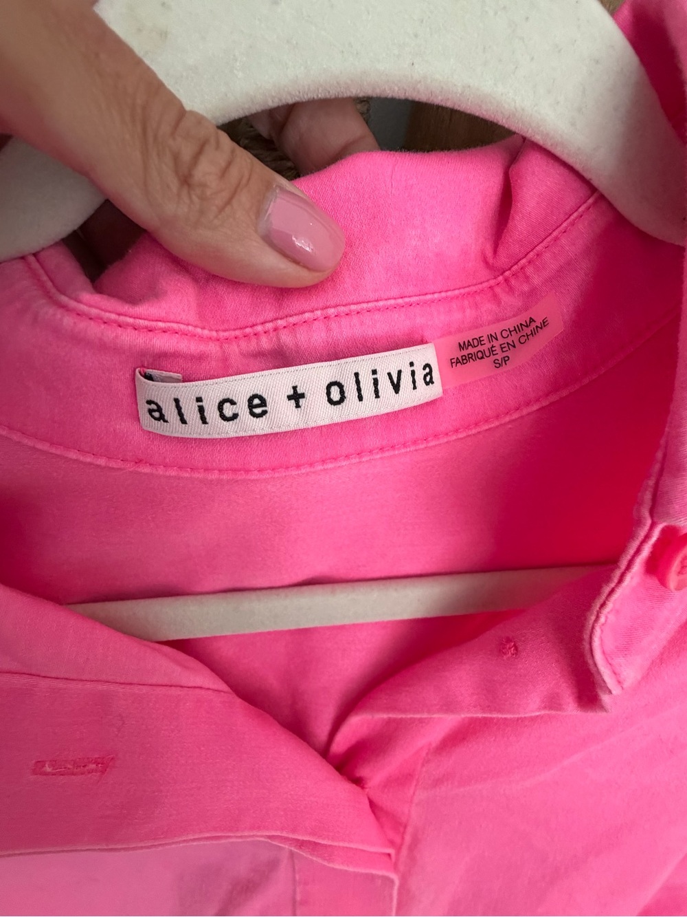 Alice + Olivia Hot Pink Ruffle Sleeve Button-Down Blouse Size S/P - Picture 2 of 5